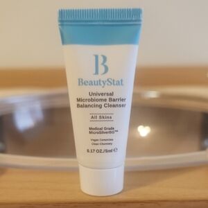 BeautyStat Microbiome Cleanser - Blue and White